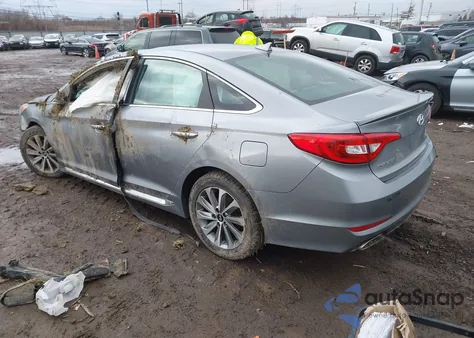 2016 Hyundai Sonata Sport z USA, uszkodzony, nr VIN 5NPE34AF5GH423127